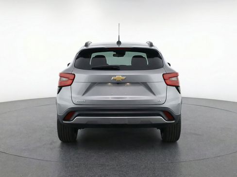 Used 2025 Chevrolet Trax LT image 7