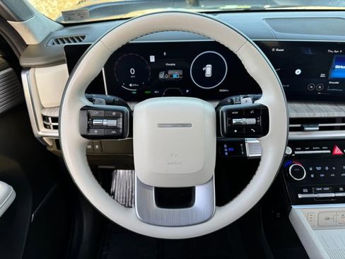 Used 2024 Hyundai Santa Fe Calligraphy AWD/4WD image 22