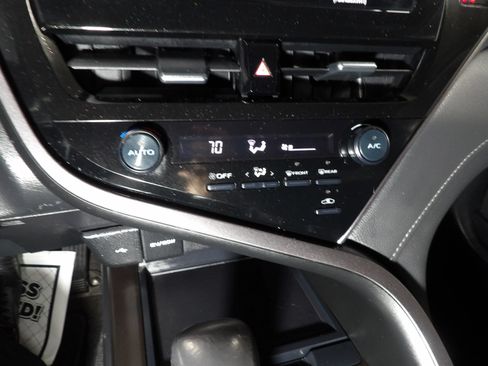 Used 2023 Toyota Camry SE FWD image 18