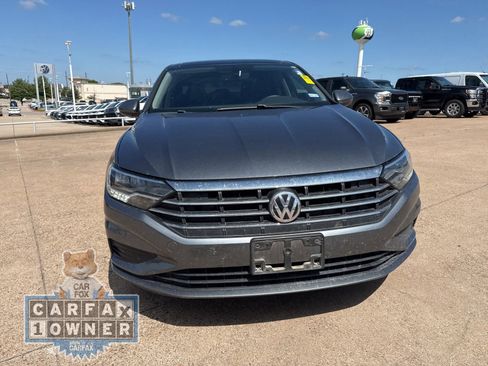 Used 2021 Volkswagen Jetta FWD image 2
