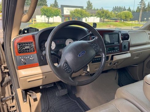 Used 2006 Ford F350 Lariat AWD/4WD image 8
