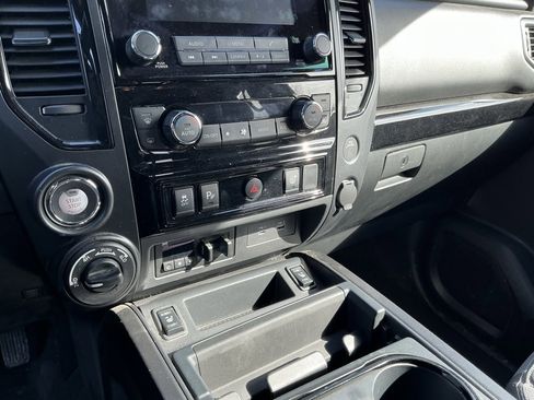 Used 2024 Nissan Titan SV image 8