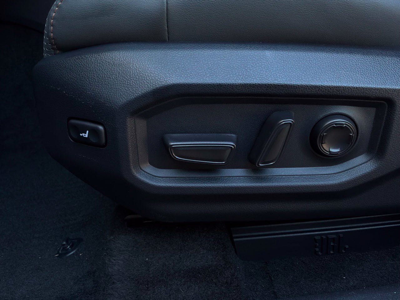 Used 2026 Toyota Sequoia Capstone AWD/4WD image 15