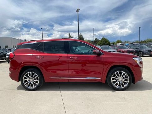 Used 2024 GMC Terrain Denali w/ Denali Premium Package AWD/4WD image 6