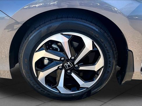 Used 2017 Honda Accord EX-L image 10
