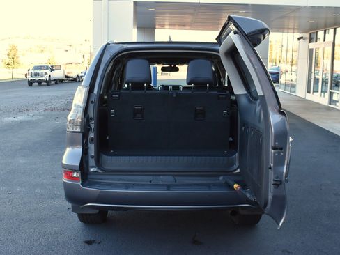 Used 2018 Lexus GX 460 image 8