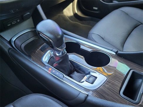 Used 2022 Chevrolet Malibu Premier image 34