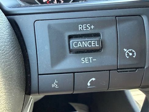 Used 2024 Nissan Rogue S FWD image 10