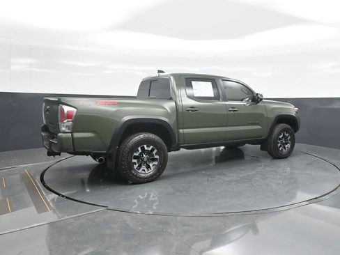 Used 2022 Toyota Tacoma TRD Off-Road w/ TRD Premium Off Road Package AWD/4WD image 7