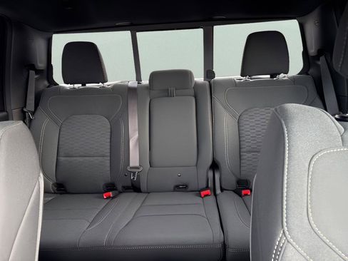 New 2026 RAM 1500 4x4 Crew Cab image 31