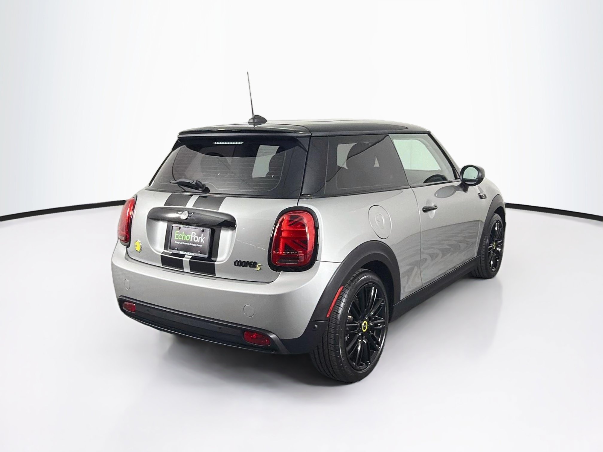Used 2024 MINI Cooper SE FWD image 9
