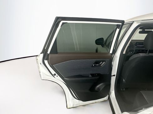 Used 2023 Nissan Rogue SV FWD image 25