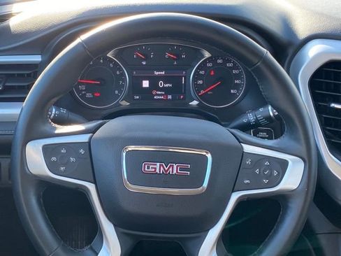 Certified 2023 GMC Acadia SLT image 8