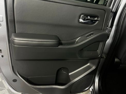 Used 2024 Nissan Frontier SV w/ Technology Package image 25