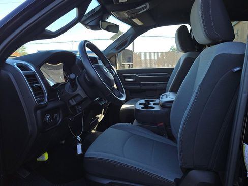 Used 2024 RAM 2500 Big Horn w/ Safety Group image 7