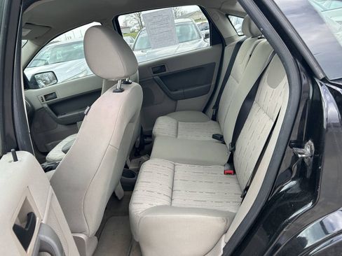 Used 2009 Ford Focus SE FWD image 10