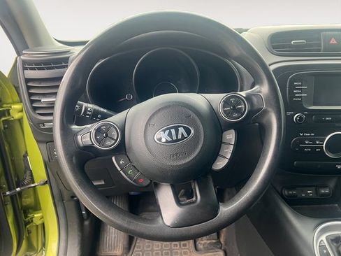 Used 2017 Kia Soul + FWD image 13