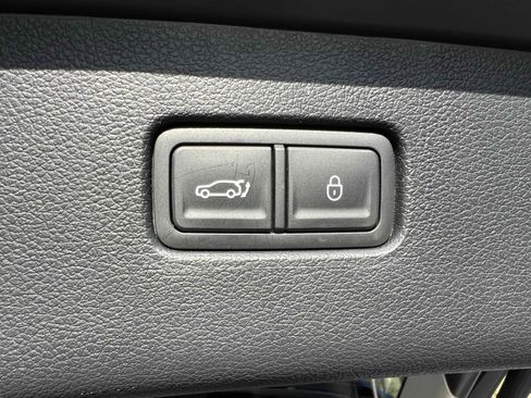 Used 2022 Genesis GV80 2.5T w/ Advanced Package 03 image 11