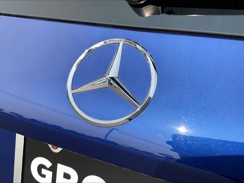 Used 2018 Mercedes-Benz GLC 300 4MATIC image 30