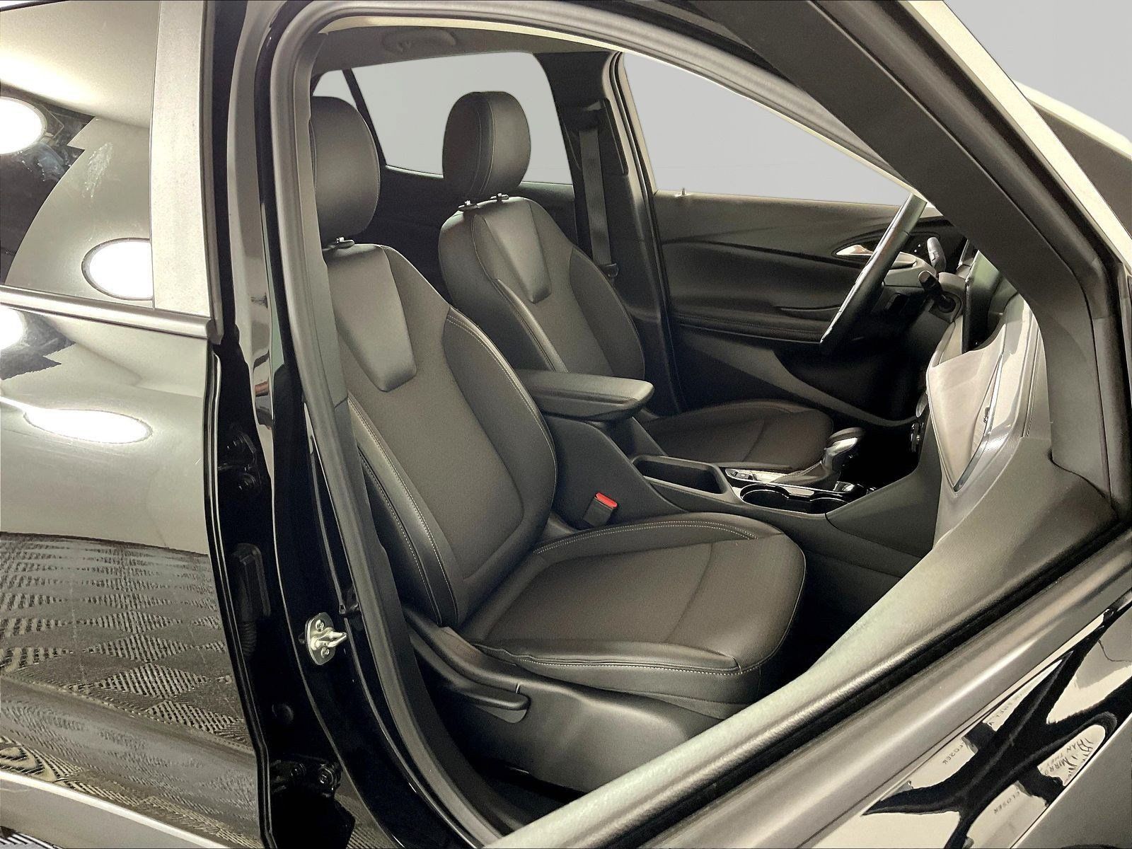 Used 2025 Buick Encore GX Preferred FWD image 28