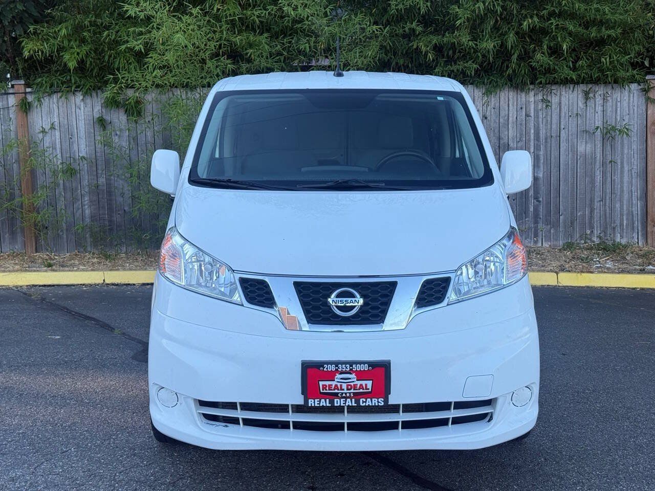 Used 2020 Nissan NV200 SV FWD image 2