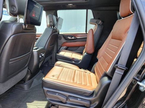 Used 2023 GMC Yukon Denali Ultimate AWD/4WD image 14
