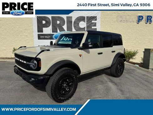 Certified 2025 Ford Bronco Badlands AWD/4WD image 1