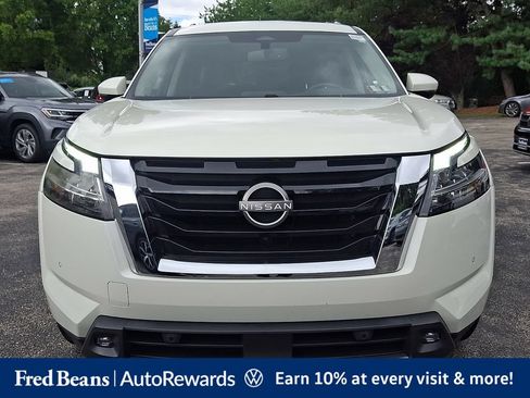 Used 2022 Nissan Pathfinder SL w/ SL Premium Package AWD/4WD image 2