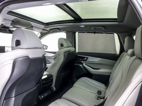 Used 2023 Acura MDX SH-AWD w/ Technology Package image 12