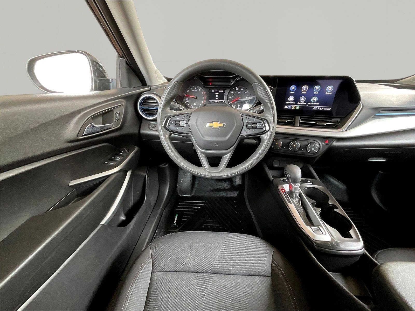 Used 2025 Chevrolet Trax LS w/ LS Convenience Package FWD image 8
