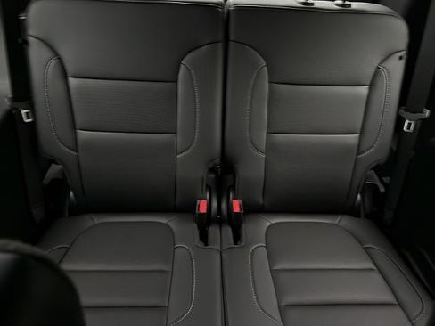 Used 2022 GMC Acadia SLT w/ Preferred Package AWD/4WD image 20