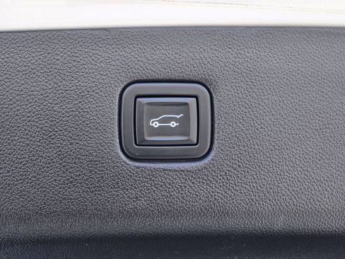 Used 2020 Chevrolet Blazer Premier w/ Driver Confidence II Package FWD image 13
