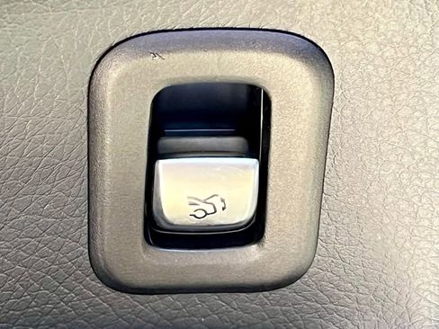 Certified 2022 Mercedes-Benz GLC 300 4MATIC image 38