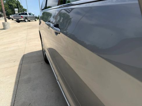 Used 2018 Chrysler Pacifica Limited FWD image 64