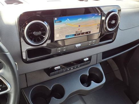 Used 2024 Mercedes-Benz Sprinter 3500 image 5