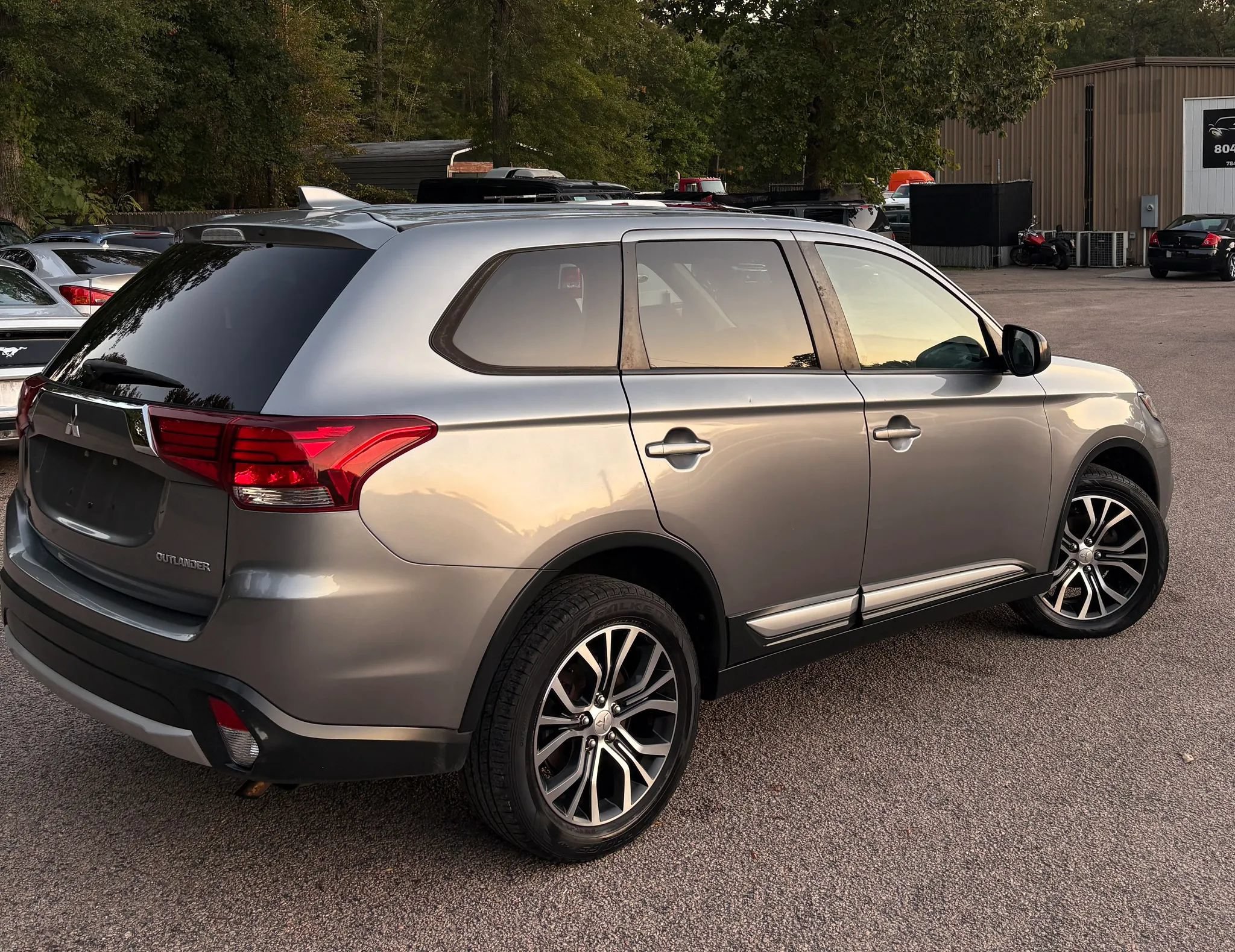 Used 2018 Mitsubishi Outlander ES AWD/4WD image 6