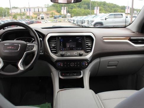 Used 2023 GMC Acadia SLE w/ Driver Convenience Package FWD image 12