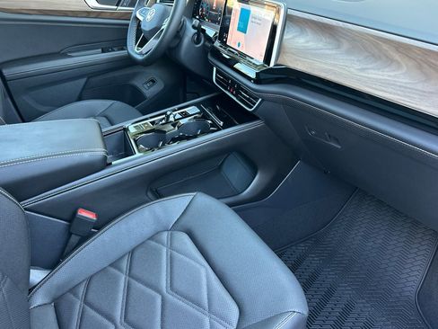 New 2026 Volkswagen Atlas SE FWD image 15