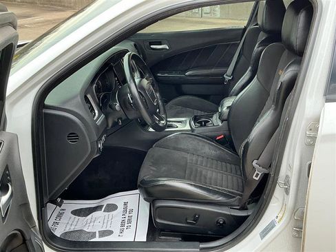 Used 2017 Dodge Charger R/T image 29