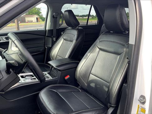 Used 2023 Ford Explorer Limited image 7