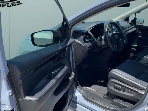 Used 2025 Honda Odyssey Elite image 11