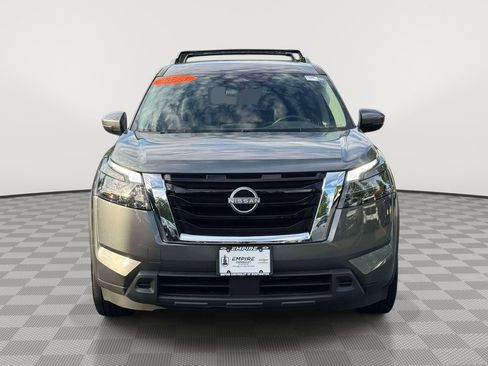Used 2024 Nissan Pathfinder SV AWD/4WD image 2