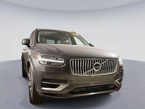Used 2024 Volvo XC90 T8 Plus w/ Protection Package Premier image 3