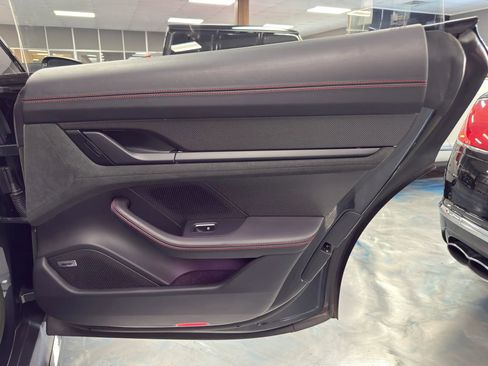 Used 2022 Porsche Taycan GTS image 16