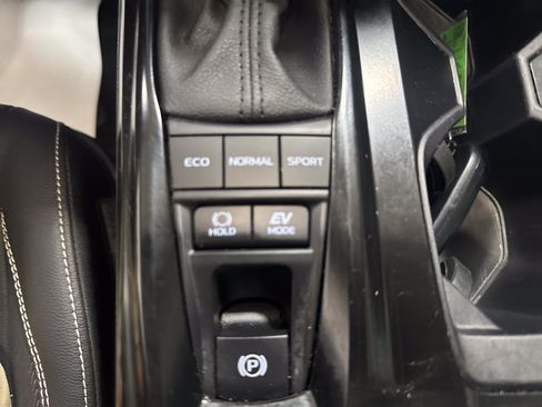 Used 2025 Toyota Camry SE FWD image 20