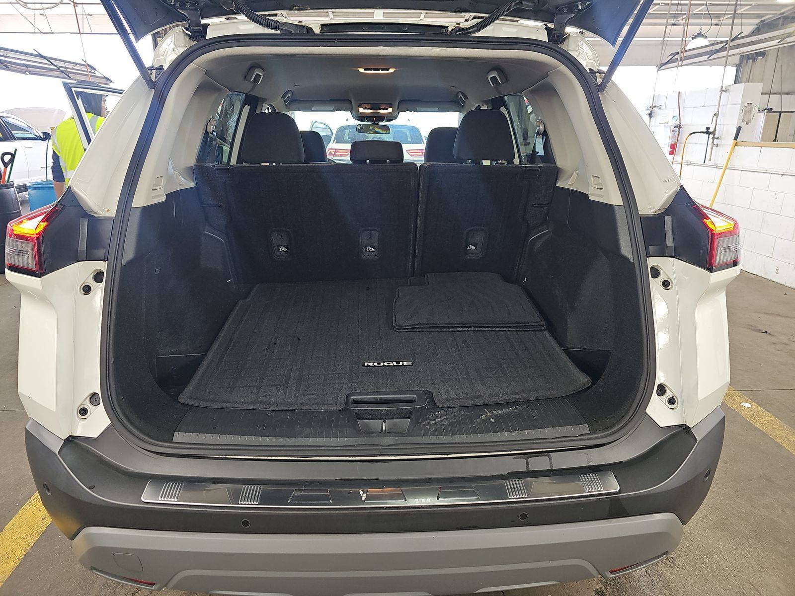 Used 2023 Nissan Murano SL AWD/4WD image 17