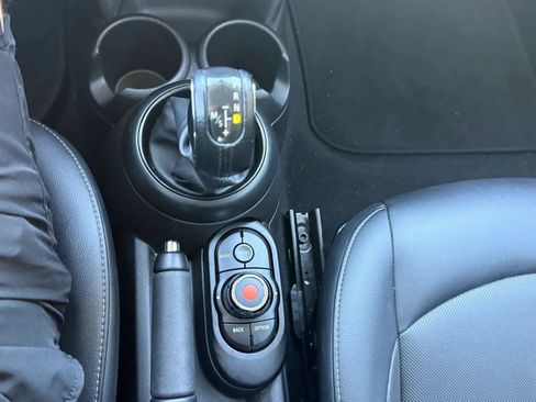 Used 2017 MINI Cooper 4-Door Hardtop FWD image 19