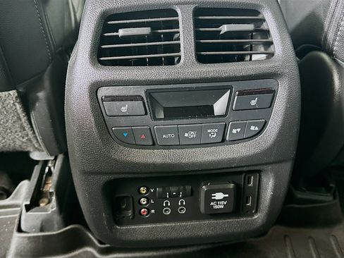 Used 2018 Honda Pilot Elite image 27