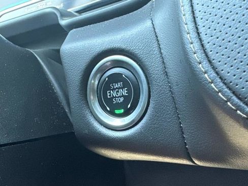 Used 2024 Chevrolet Suburban Premier AWD/4WD image 39
