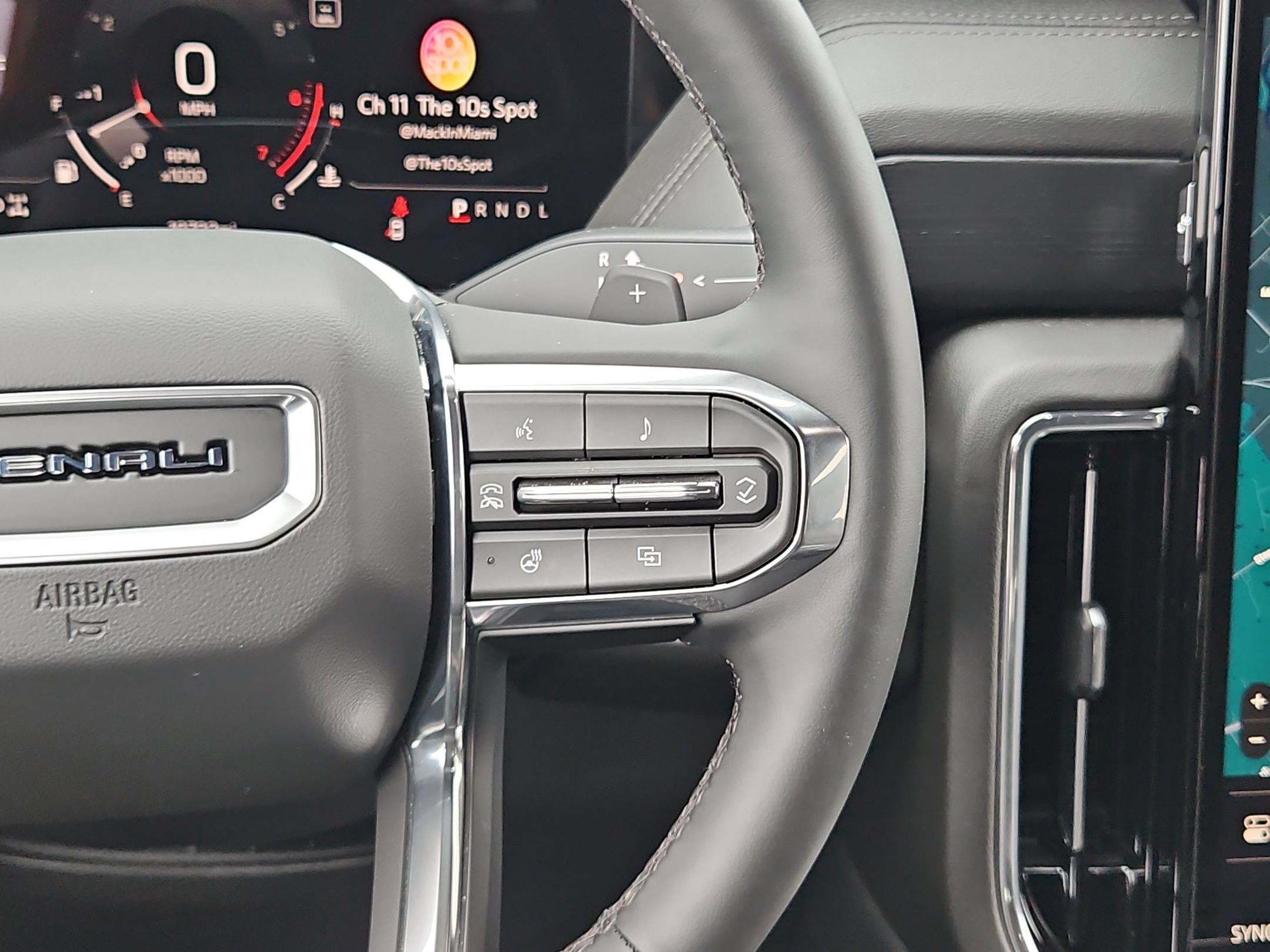 Used 2026 GMC Yukon Denali w/ Sun & Power Step Package AWD/4WD image 22
